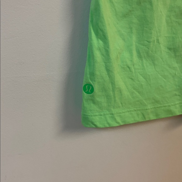 lululemon athletica Women's All Yours Tank Top Sleeveless Tank size 2 or 4 - Picture 3 of 3